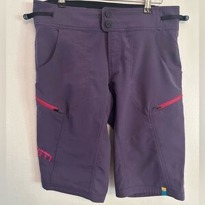 Yeti Women's‎ Shorts in Deep Purple with pink accents like new